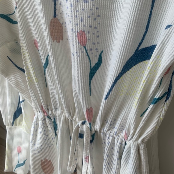 Beautiful tulip dress - Picture 3 of 3